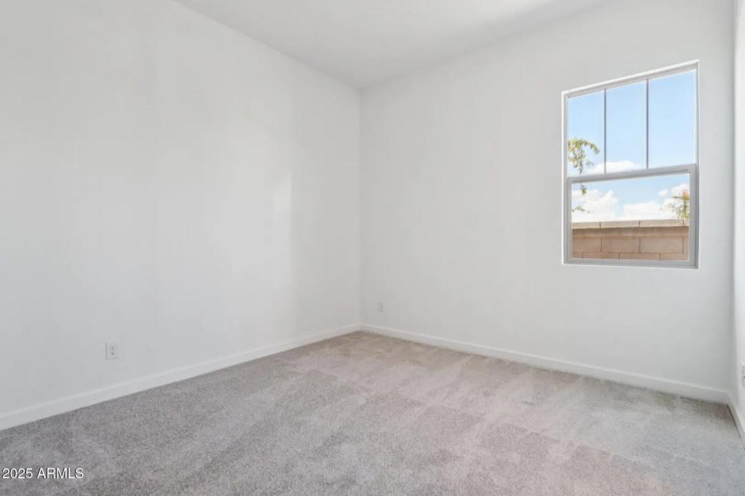 Real Estate Picture 25