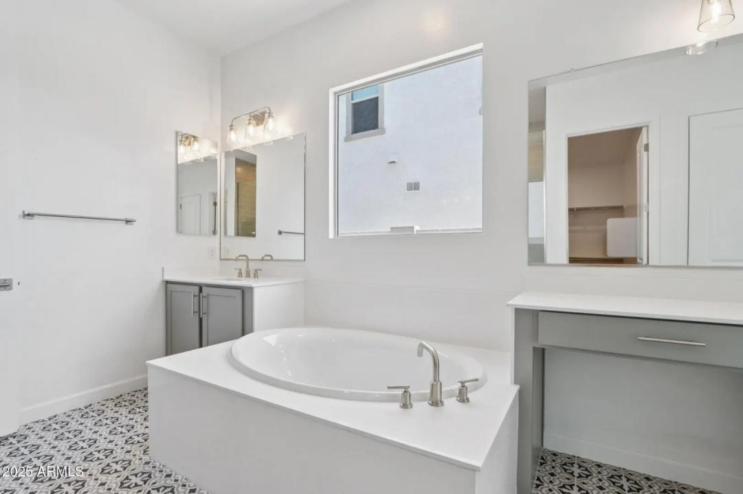 Real Estate Picture 29