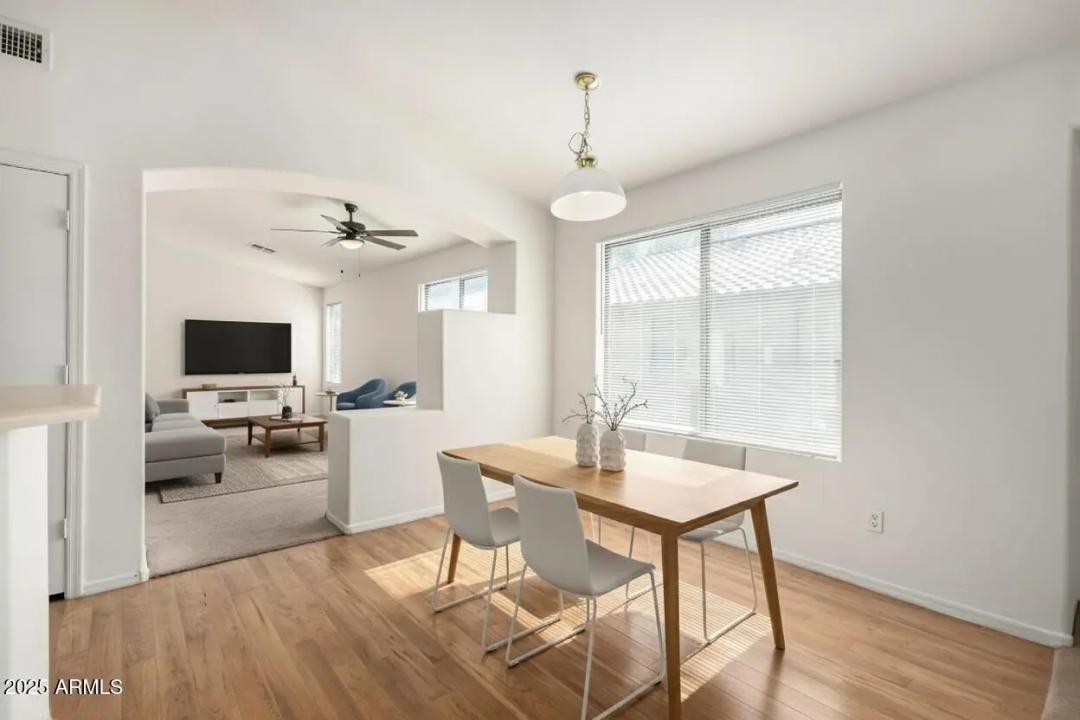 Real Estate Picture 11