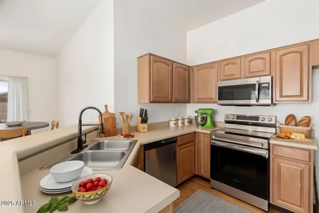 Real Estate Picture 17