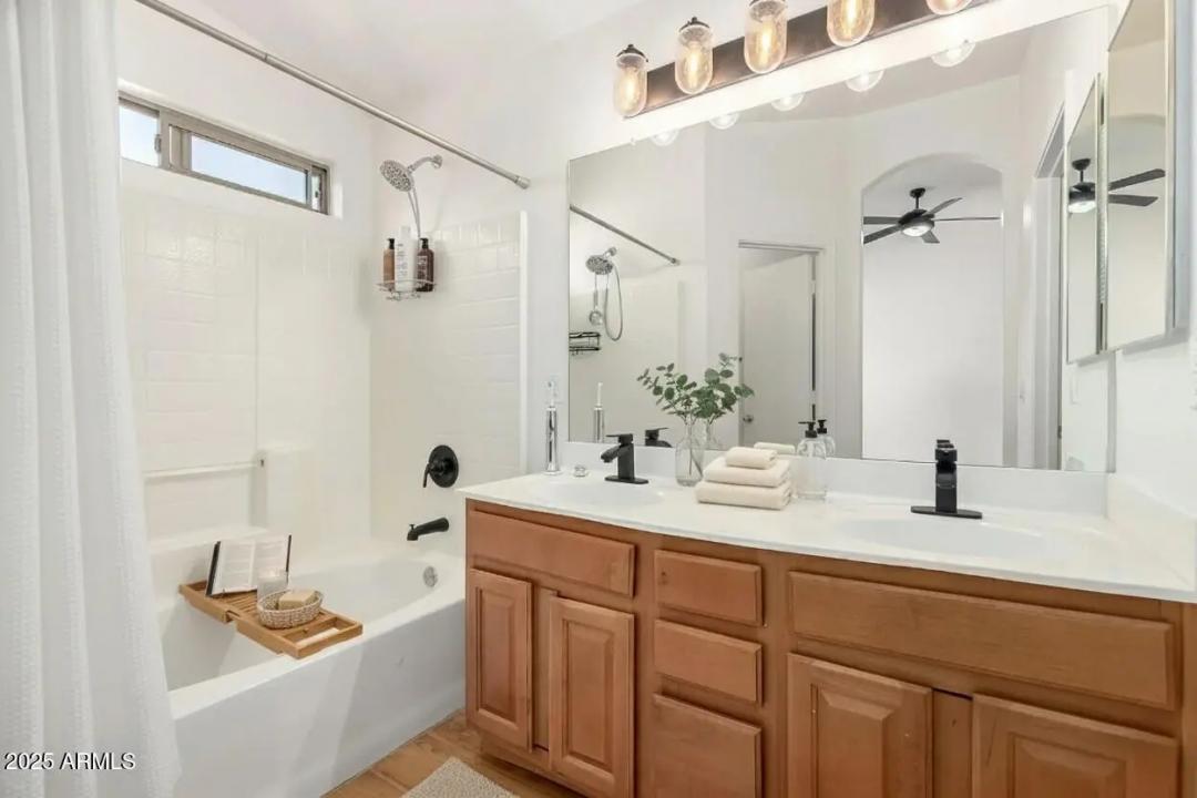 Real Estate Picture 32
