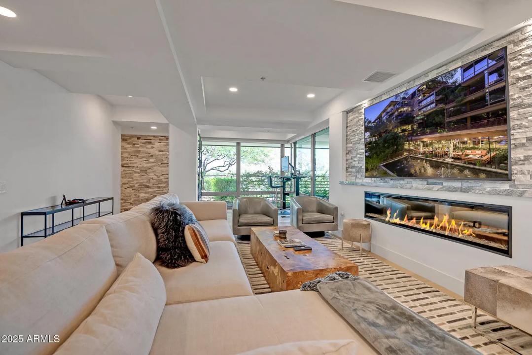 Real Estate Picture 9