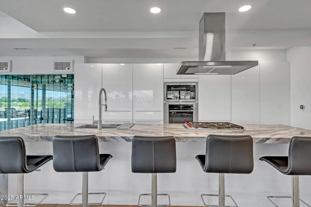 Real Estate Picture 11