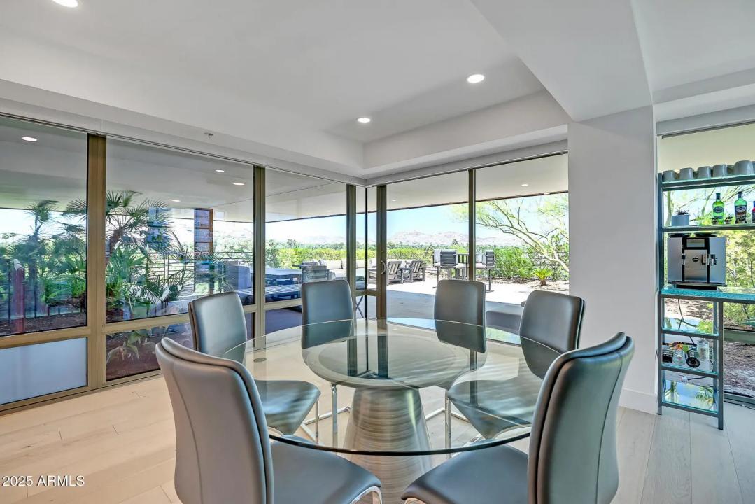 Real Estate Picture 14