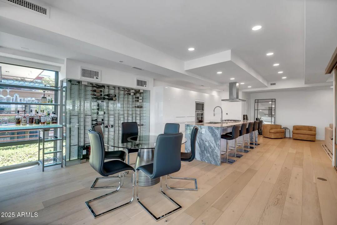 Real Estate Picture 15