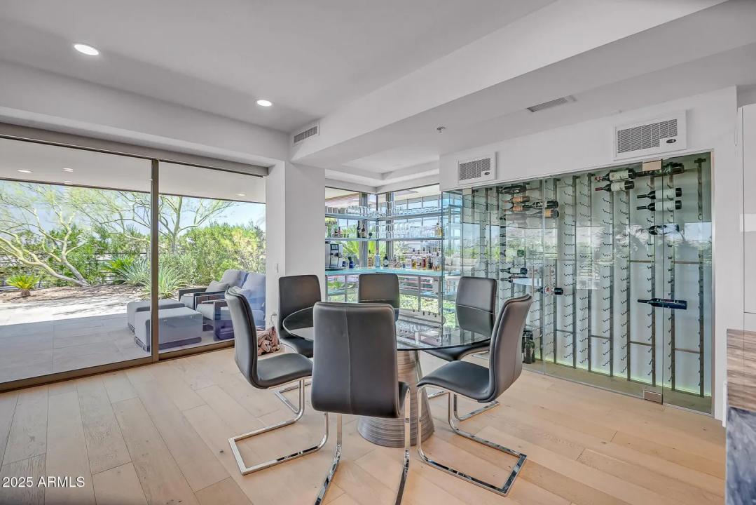 Real Estate Picture 16