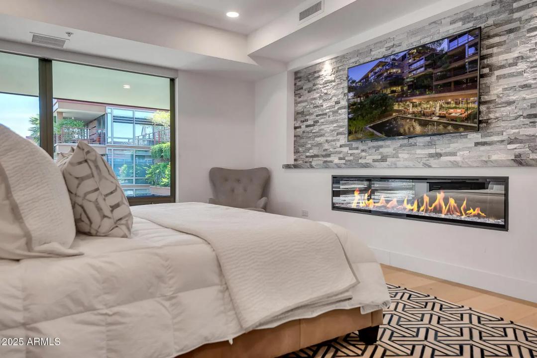 Real Estate Picture 19