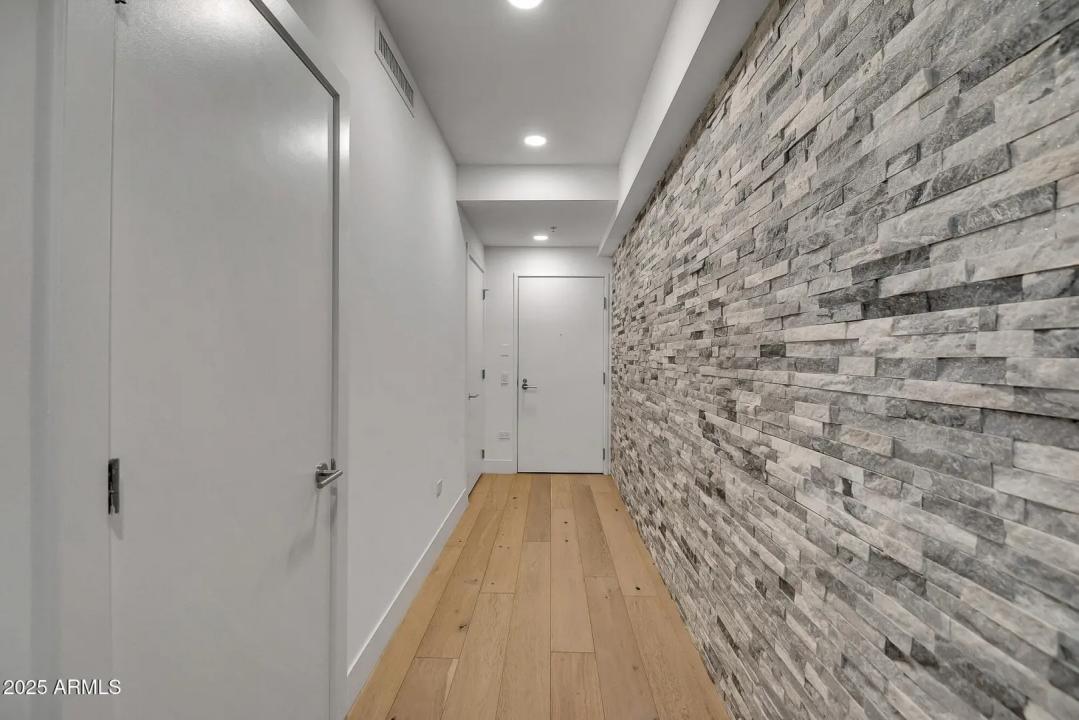 Real Estate Picture 24