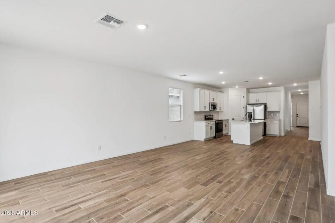Real Estate Picture 6