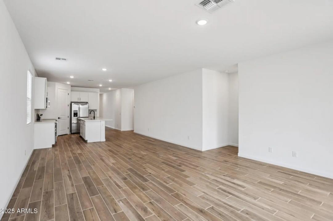 Real Estate Picture 7