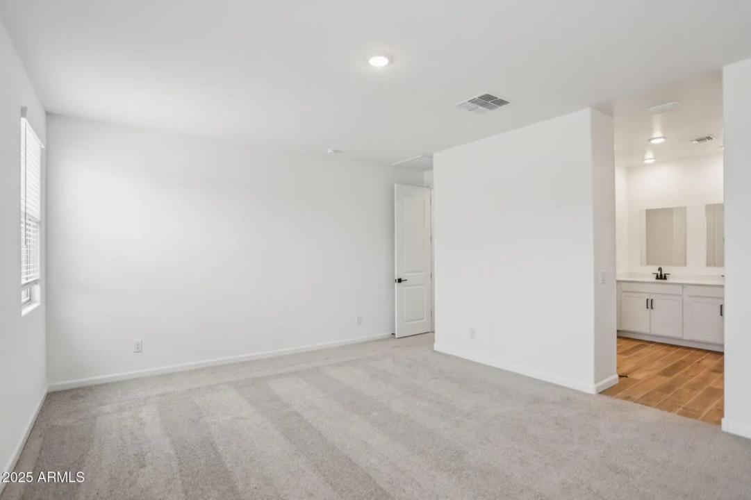 Real Estate Picture 19