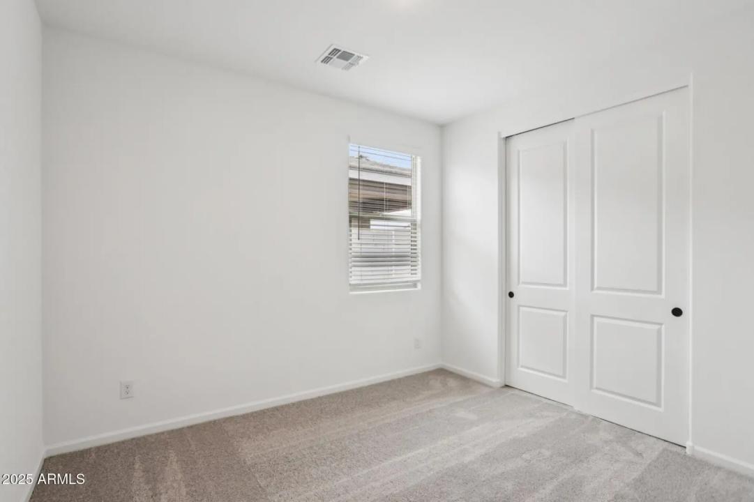 Real Estate Picture 22