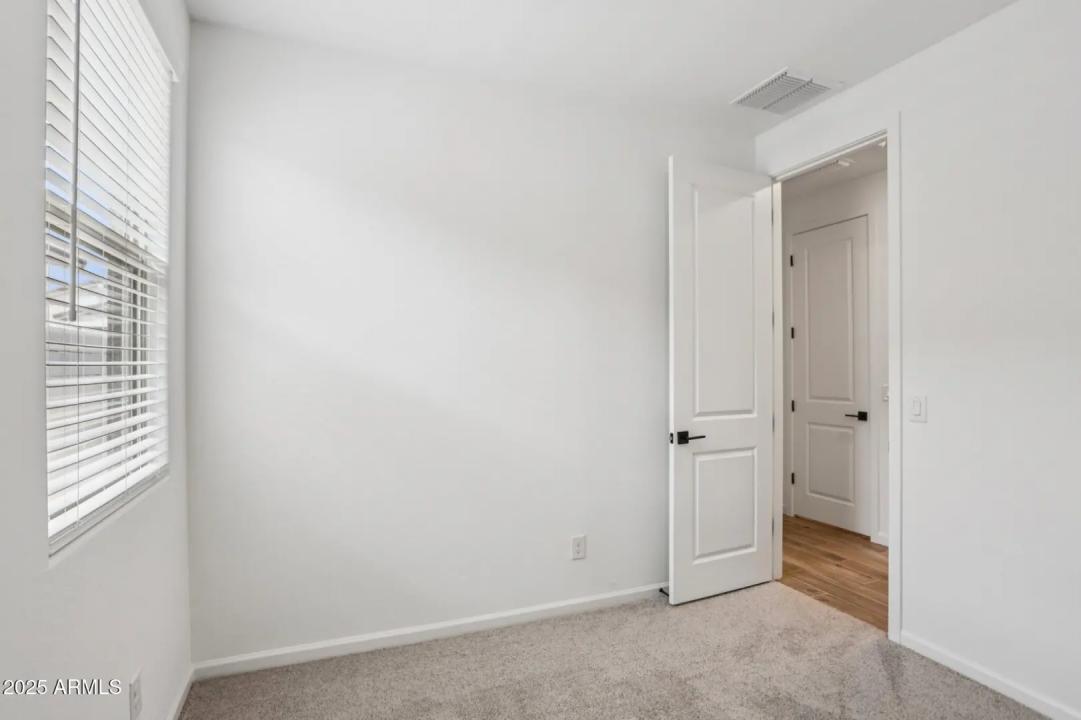 Real Estate Picture 23
