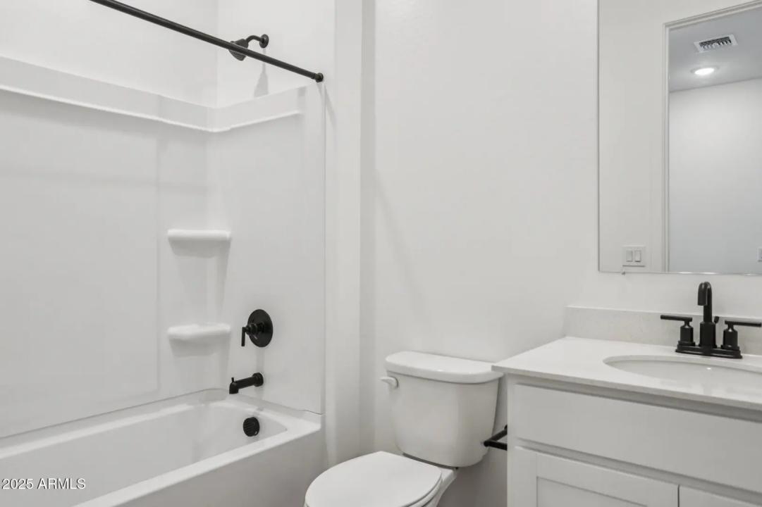 Real Estate Picture 25