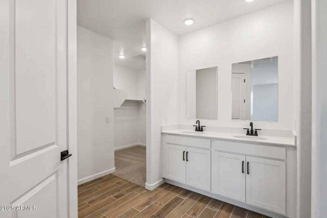 Real Estate Picture 26