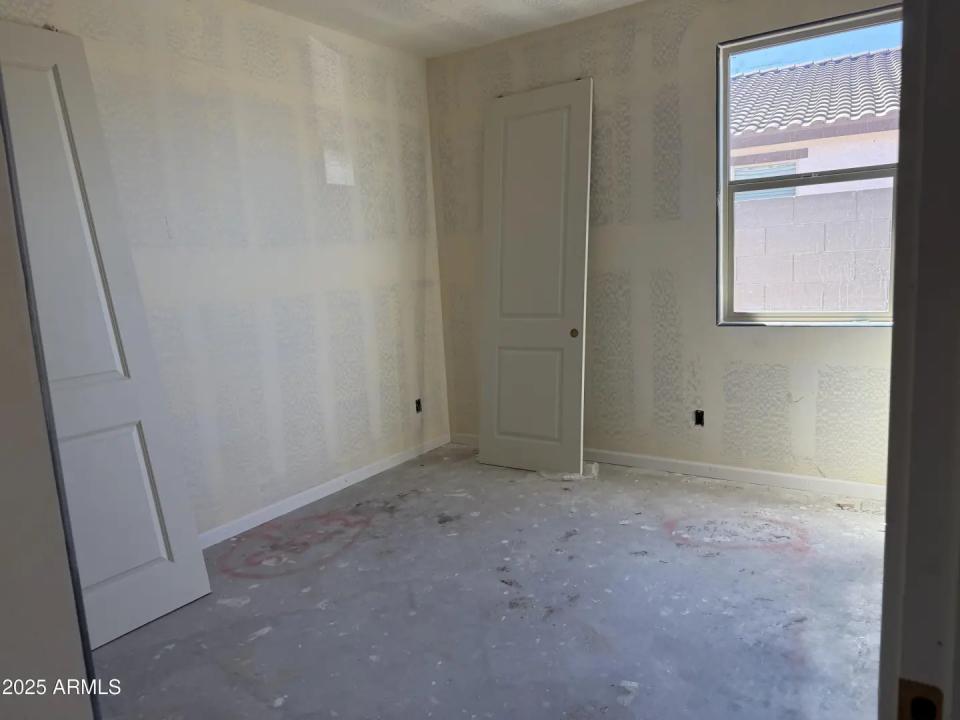 Real Estate Picture 5