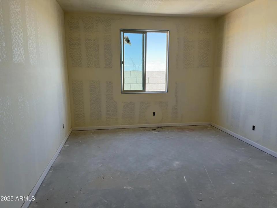 Real Estate Picture 6