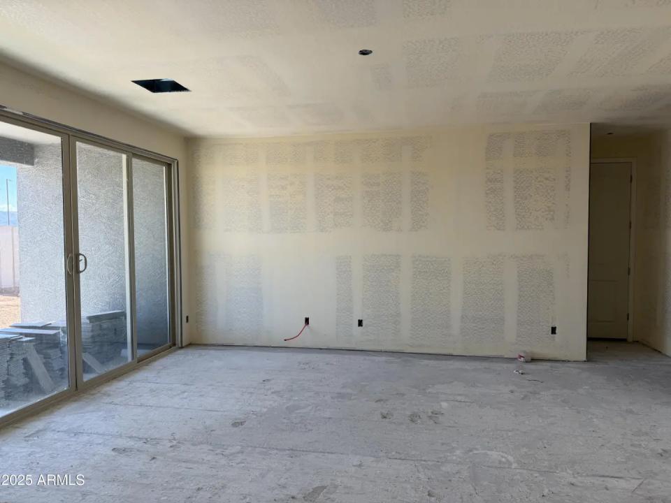 Real Estate Picture 8