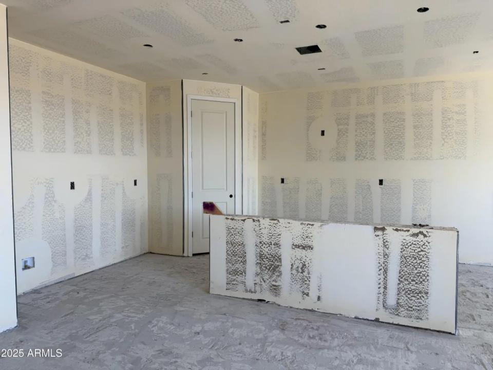 Real Estate Picture 9