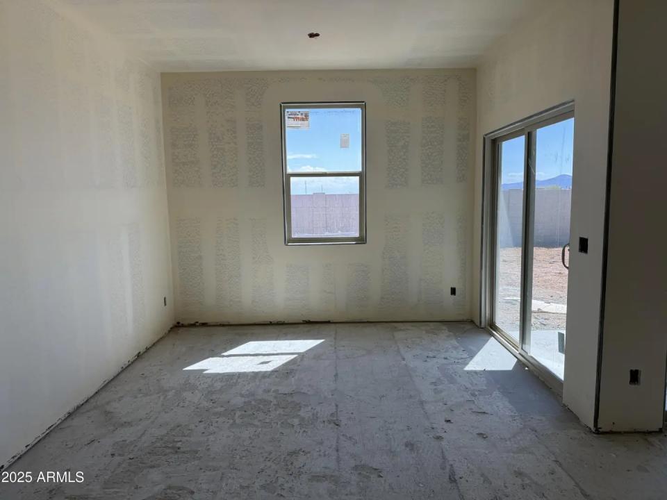 Real Estate Picture 10
