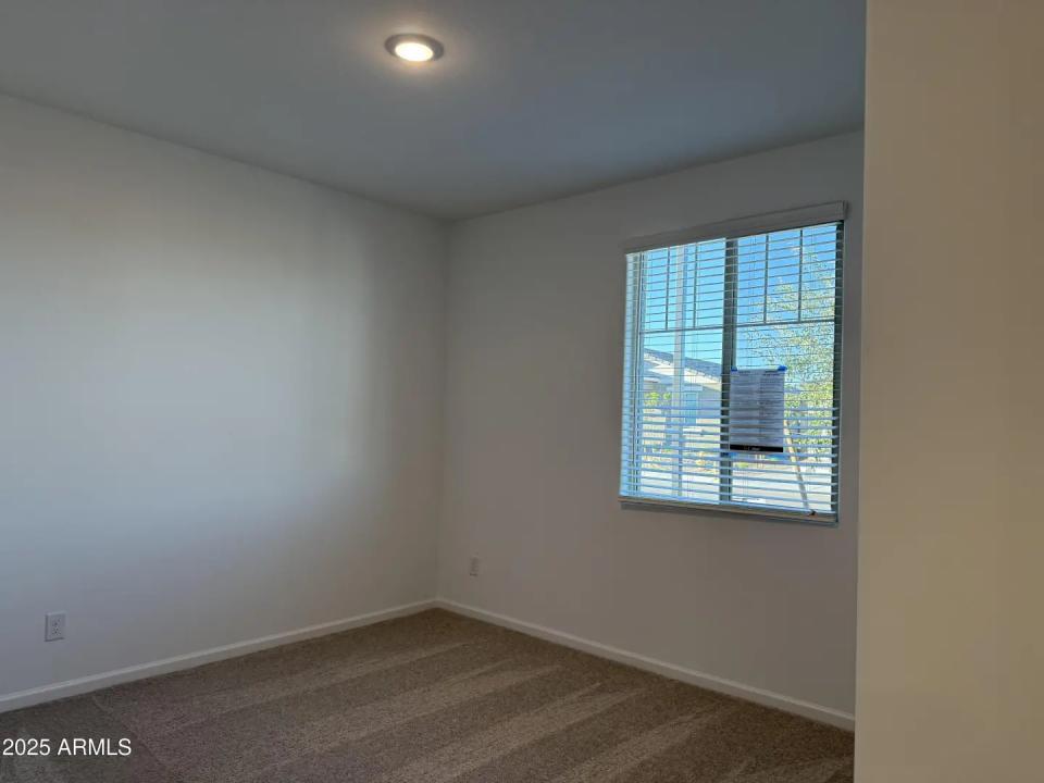 Real Estate Picture 3