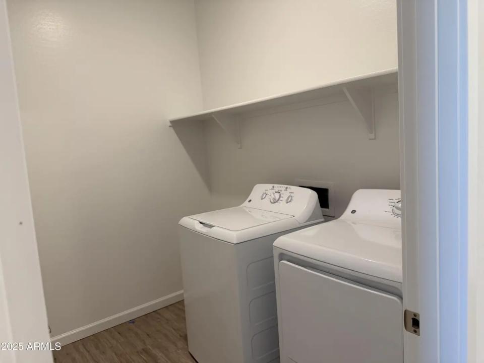 Real Estate Picture 7