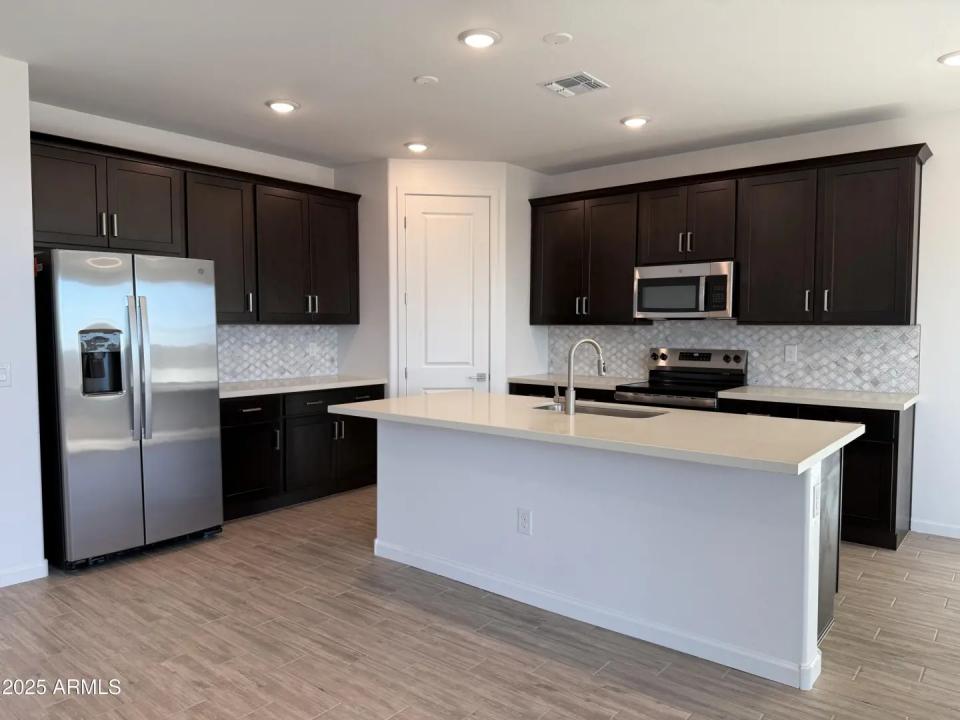 Real Estate Picture 10