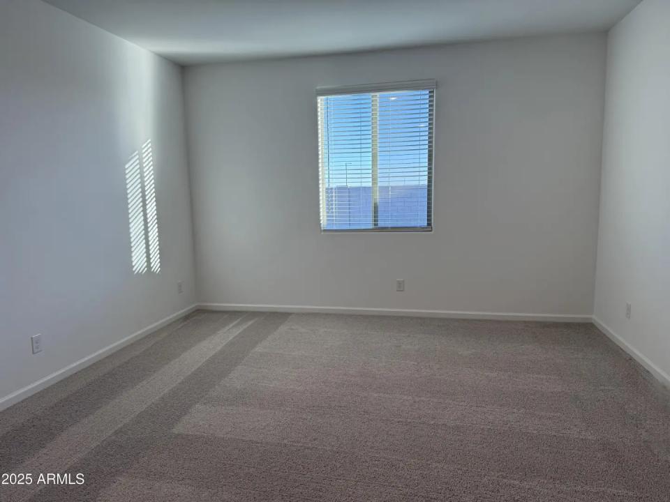 Real Estate Picture 14