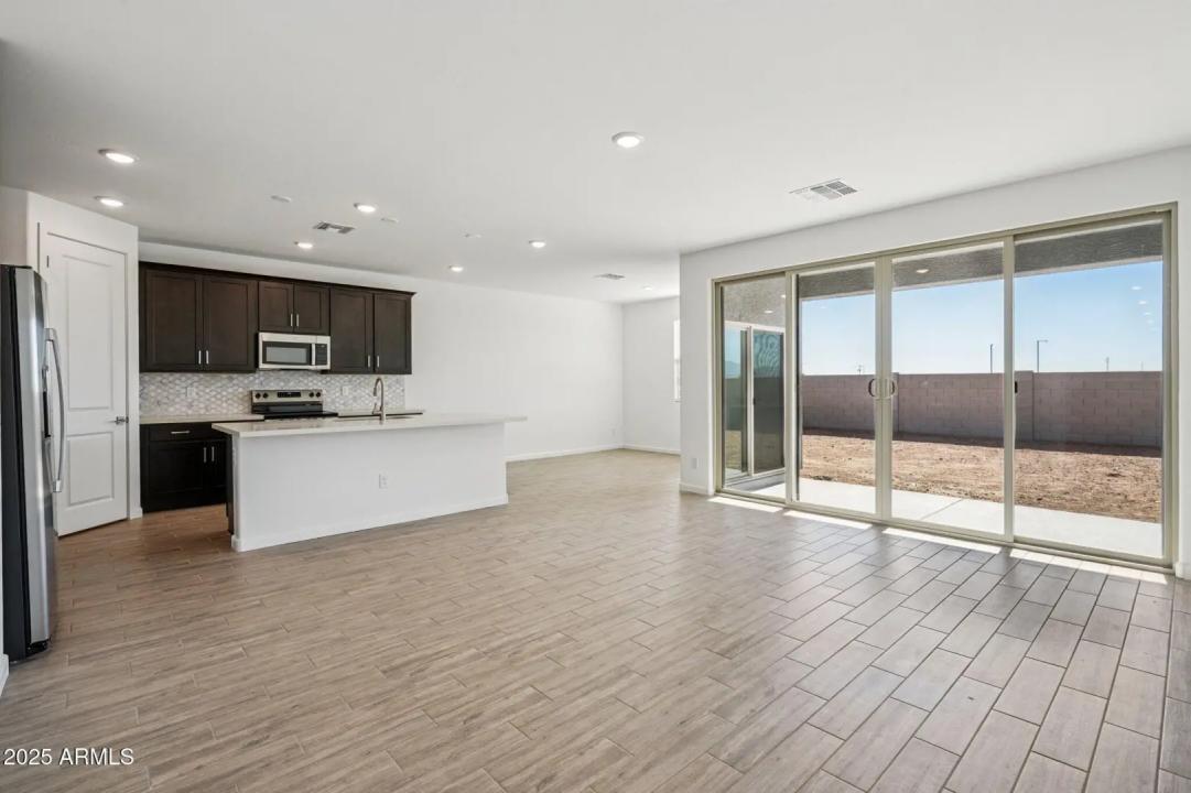 Real Estate Picture 5