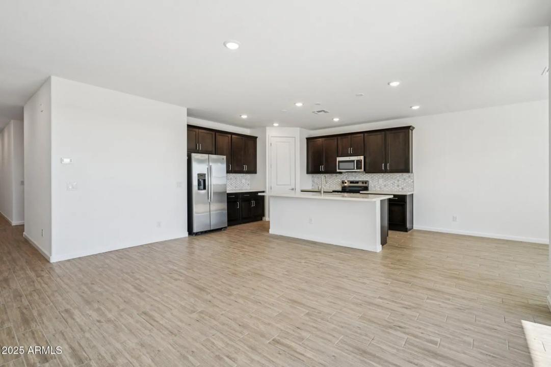 Real Estate Picture 8