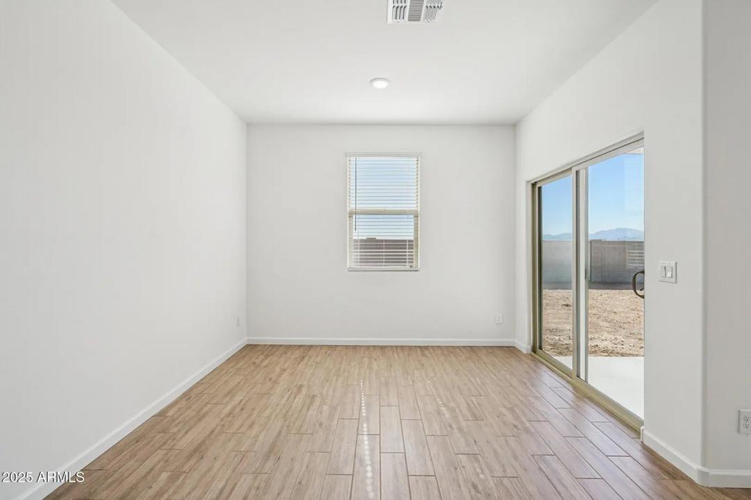 Real Estate Picture 10