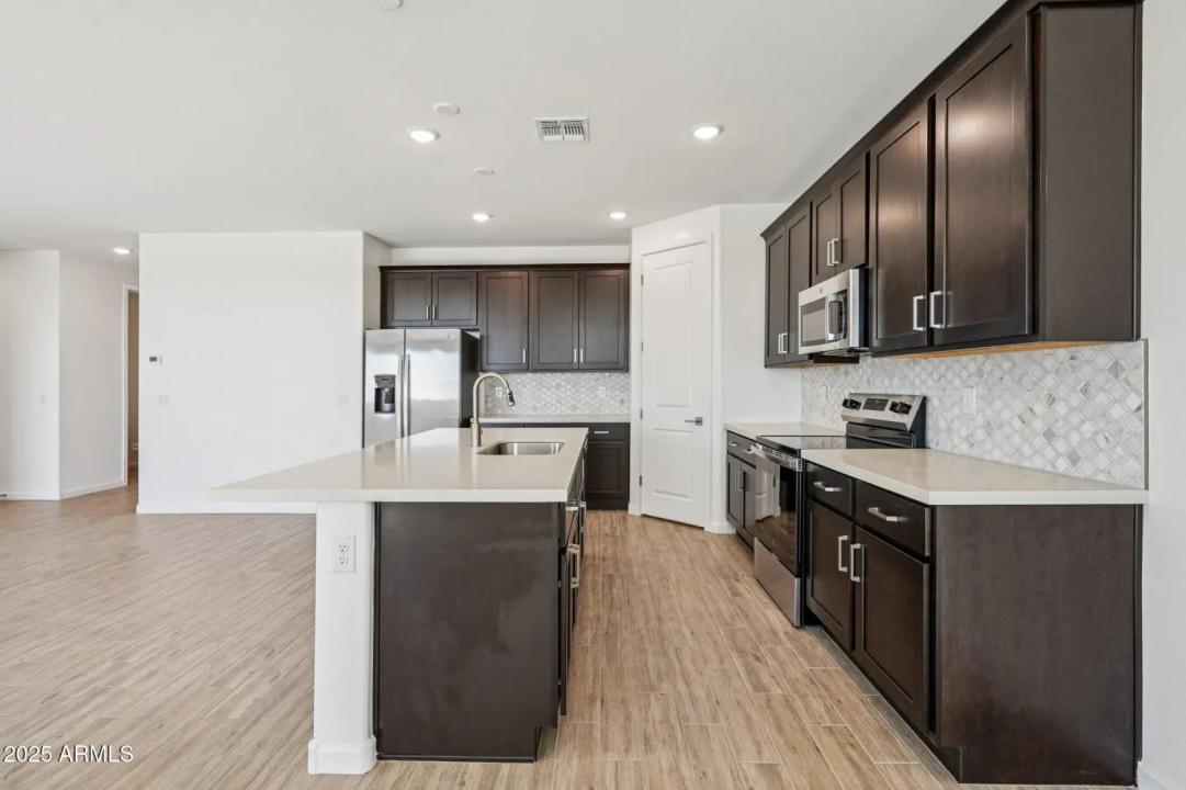 Real Estate Picture 13