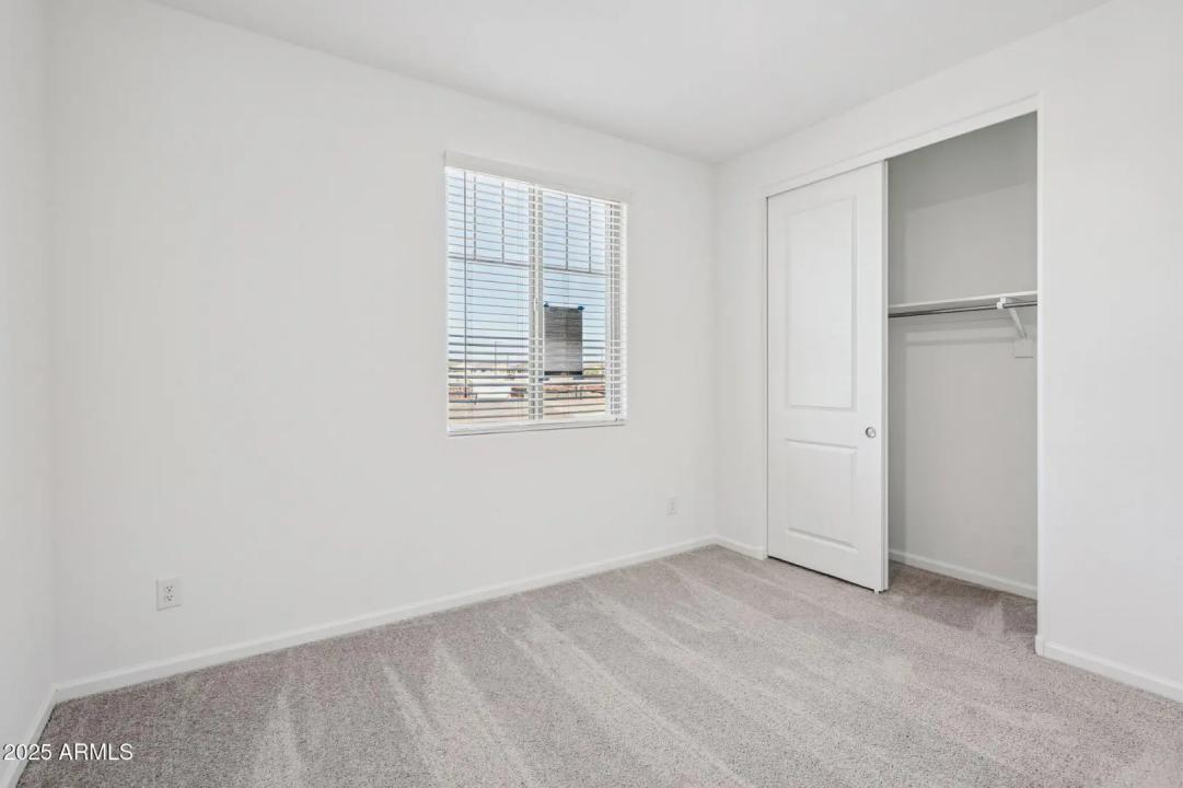 Real Estate Picture 16