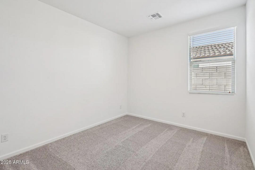 Real Estate Picture 18