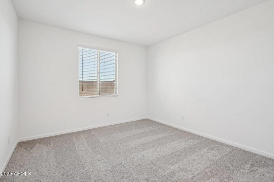 Real Estate Picture 22