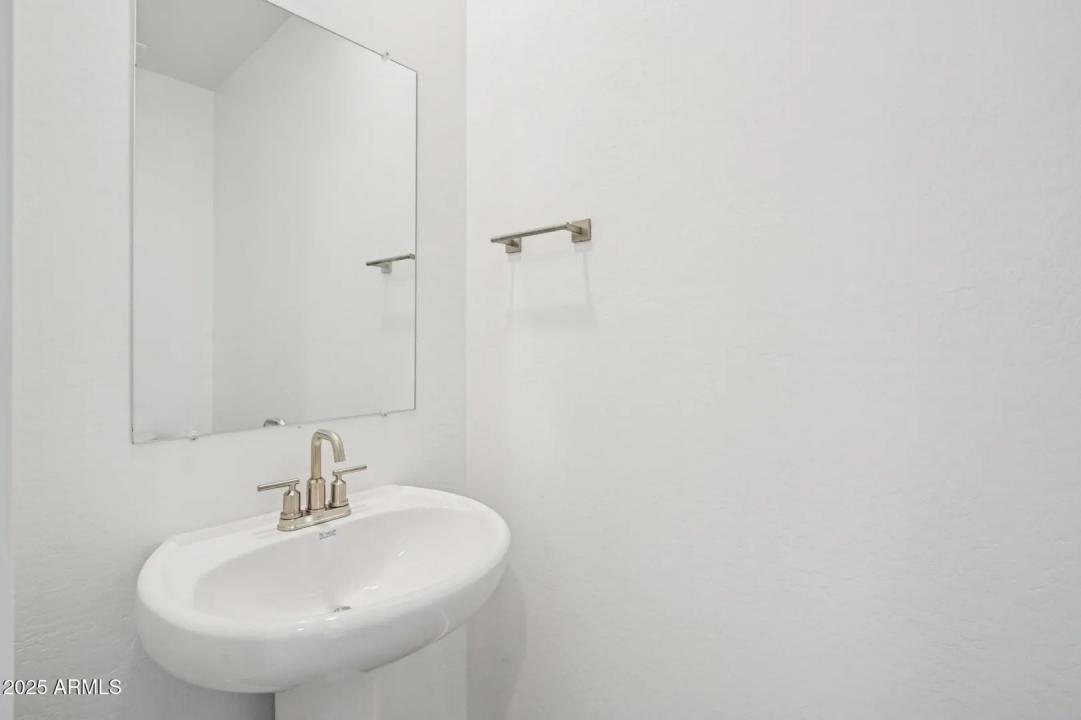 Real Estate Picture 23