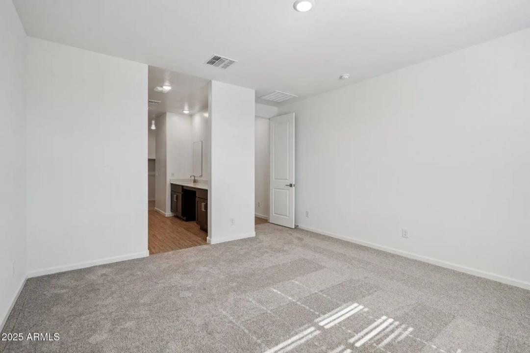 Real Estate Picture 37