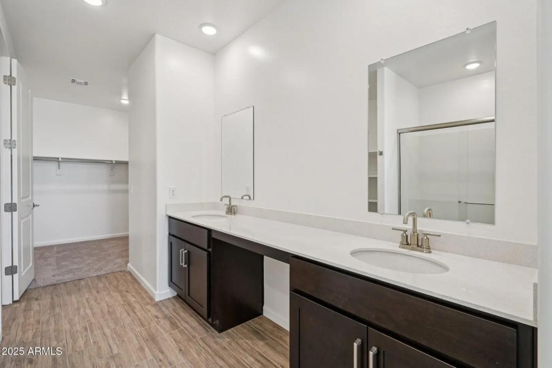 Real Estate Picture 28