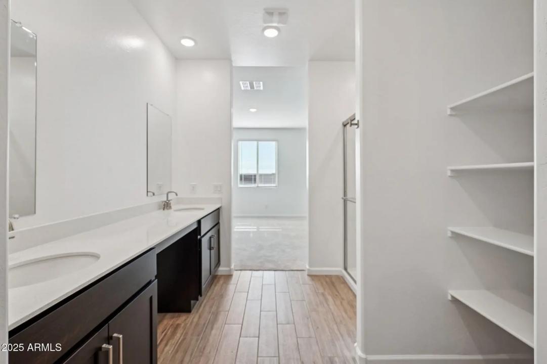 Real Estate Picture 31