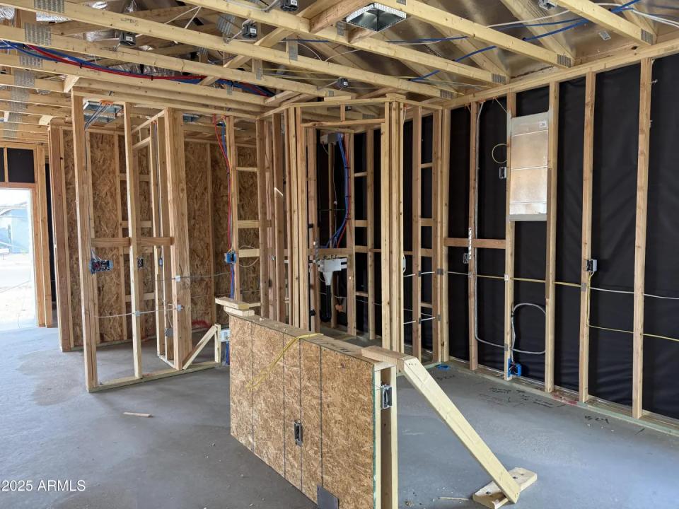 Real Estate Picture 3