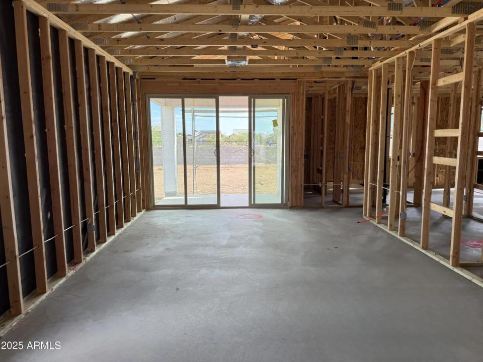Real Estate Picture 4