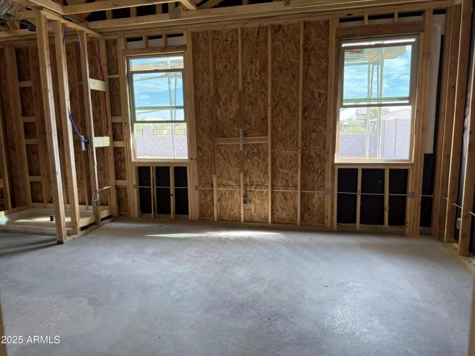Real Estate Picture 5