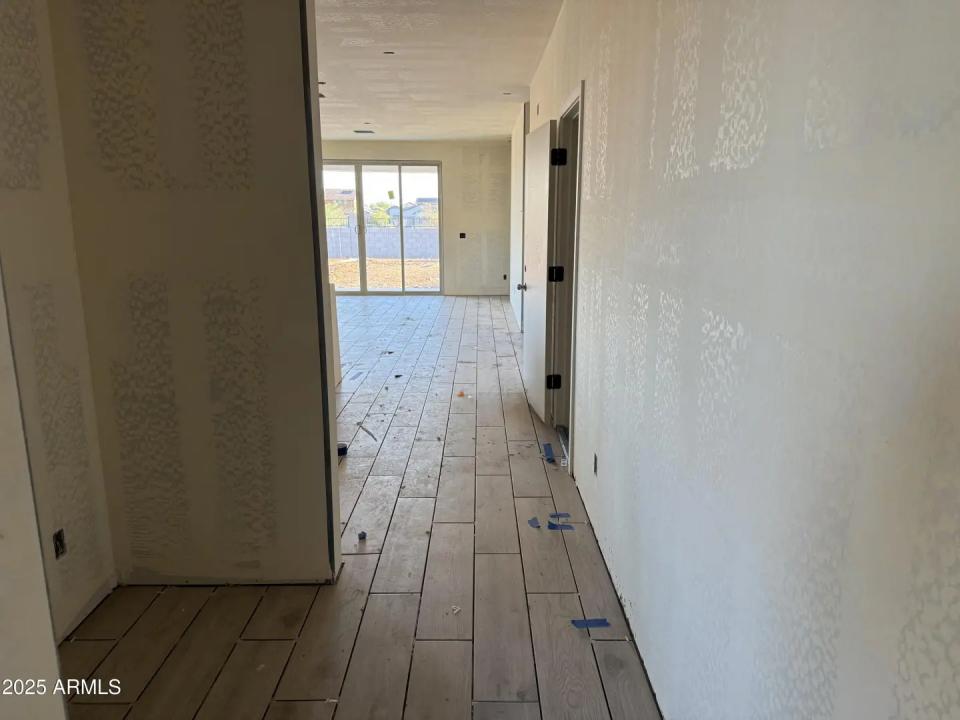 Real Estate Picture 3