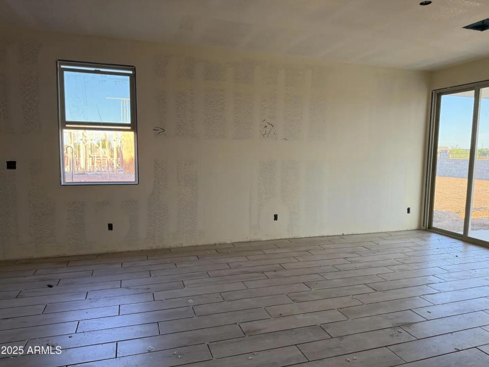 Real Estate Picture 8