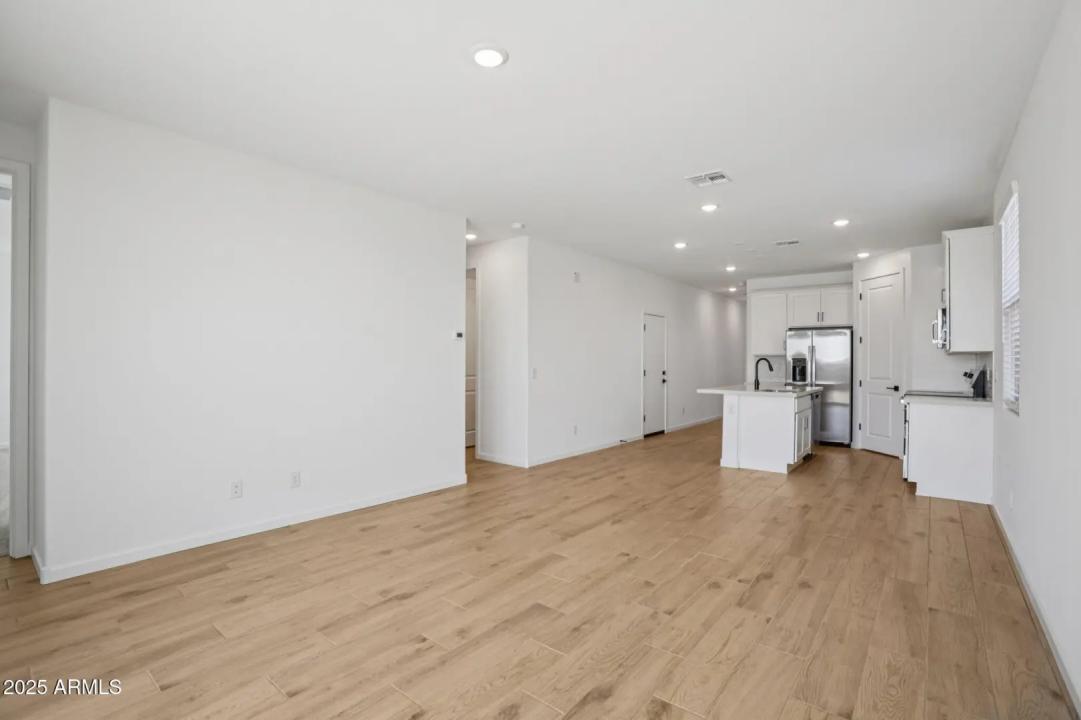 Real Estate Picture 8