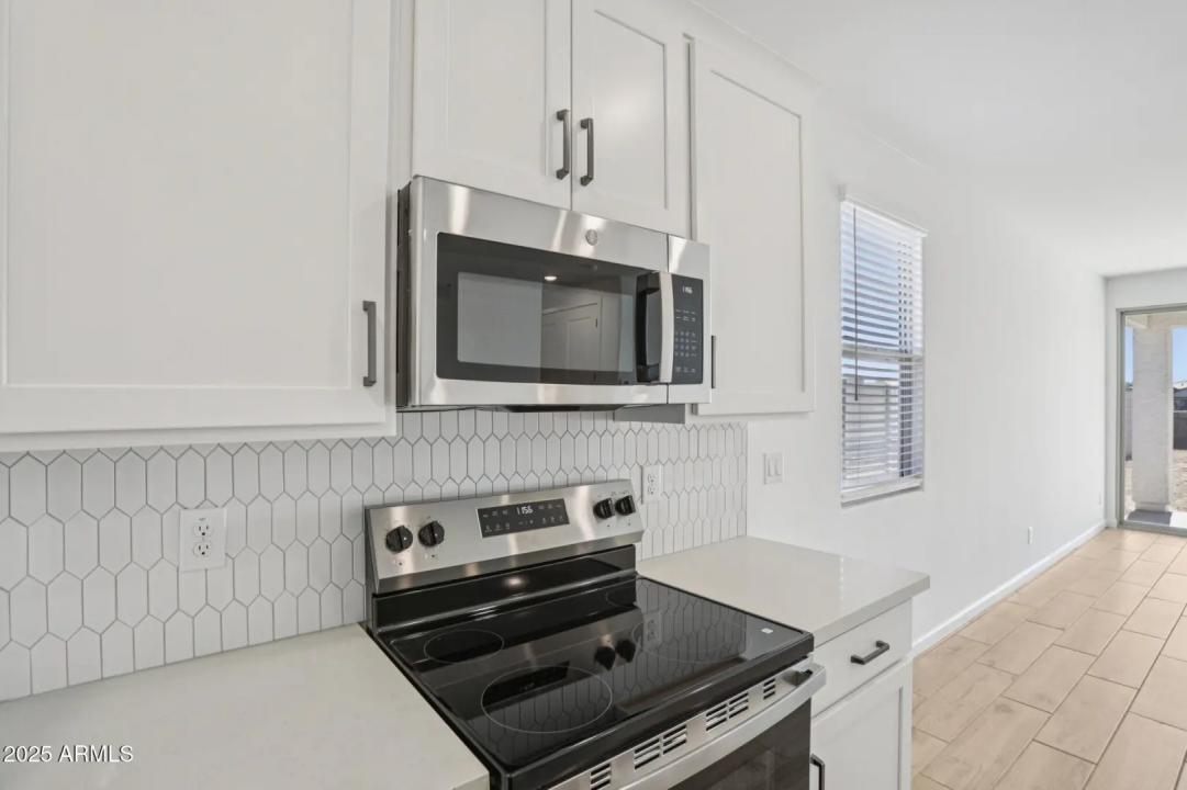 Real Estate Picture 13