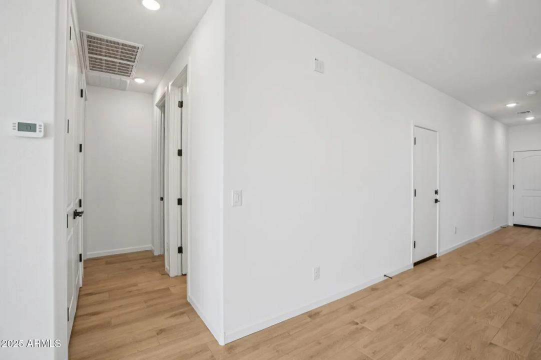 Real Estate Picture 17