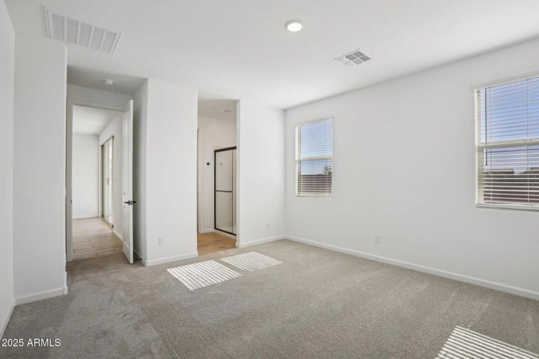 Real Estate Picture 24