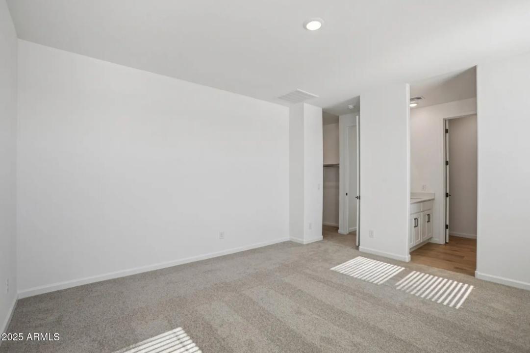 Real Estate Picture 25