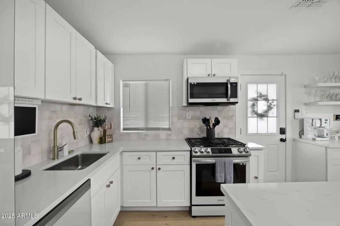 Real Estate Picture 6